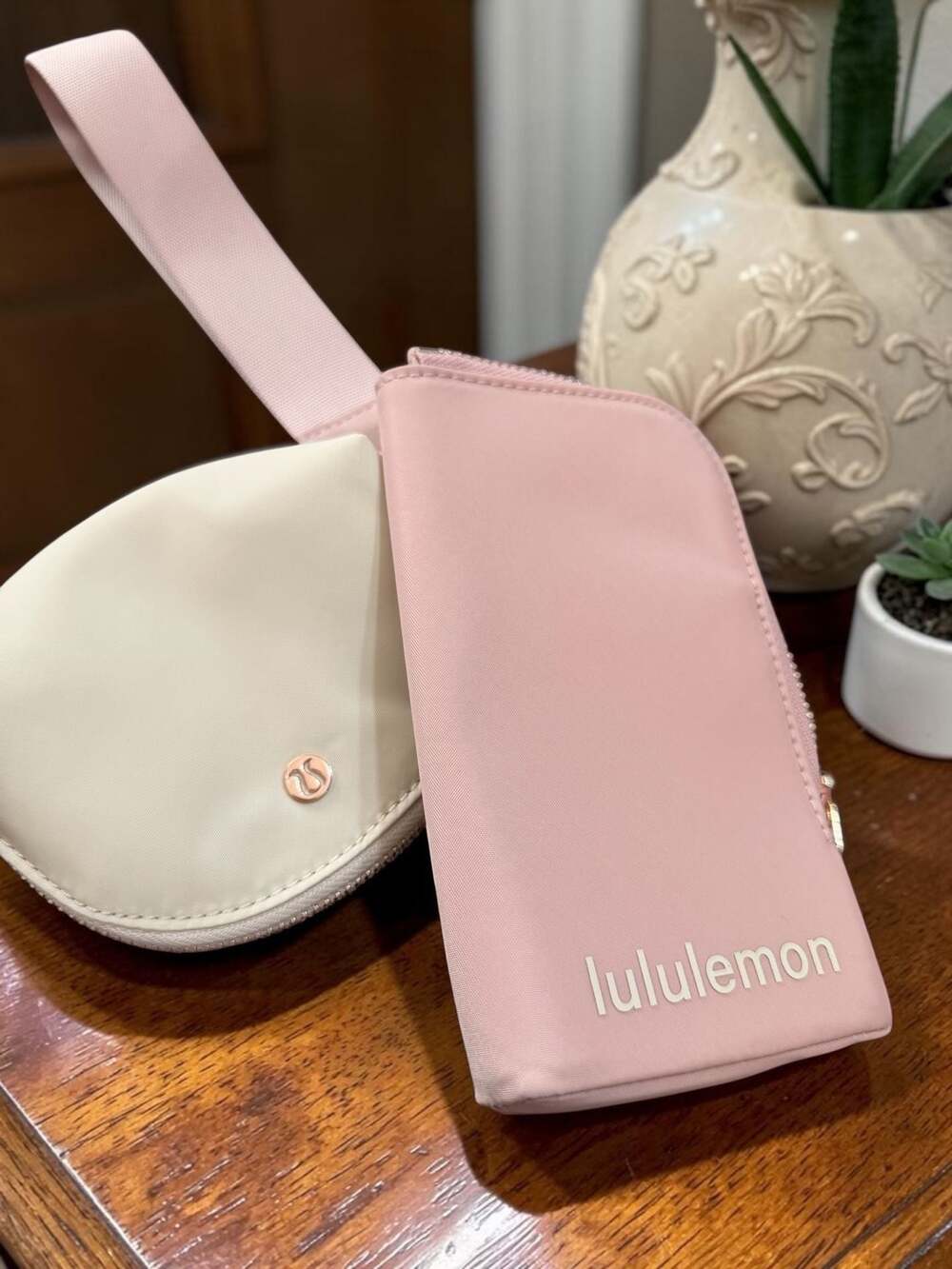 lululemon Dual Pouch Wristlet Wallet in Mink/Light Ivory